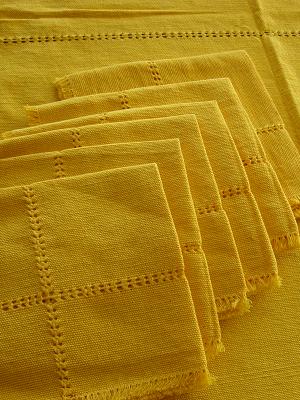 MEXICAN TEXTILES / Cotton Tablecloth with napkins Solid Yellow 78'' Round (6 people)